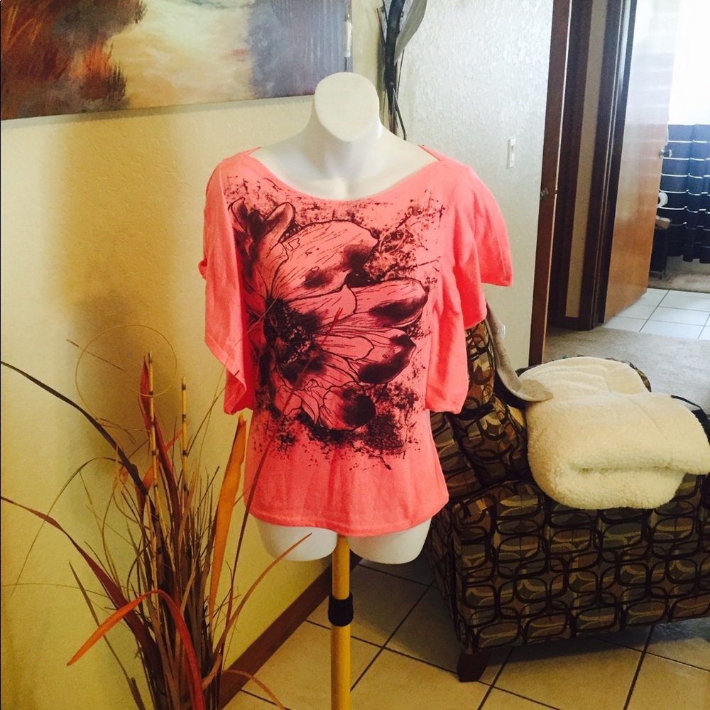 Flutter Sleeve Tee
